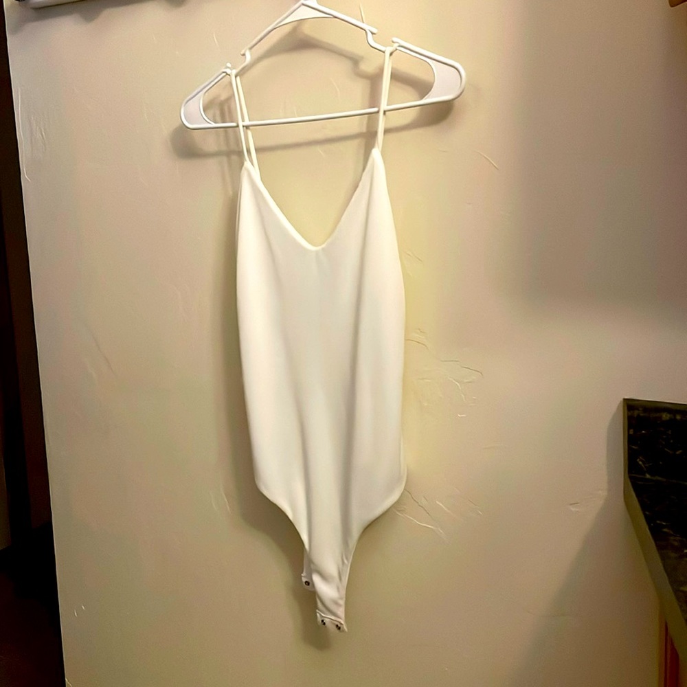 White v neck onesie tanktop